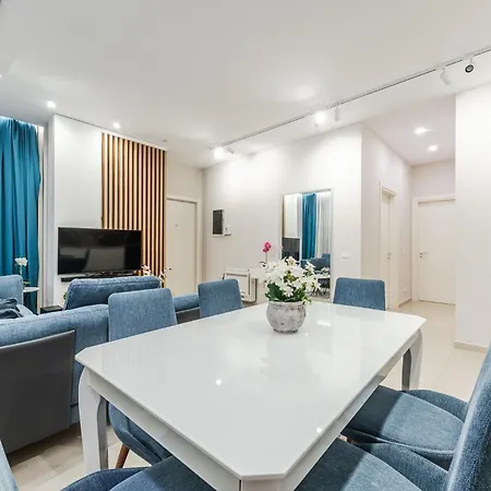 Villa Golden Glow 110b